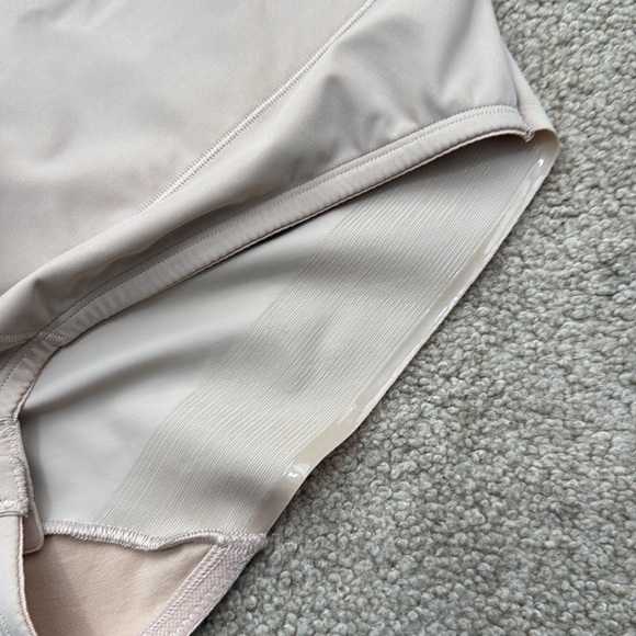 NWT Miraclesuit Open Bust Wonderful Edge Nude Beige Bodysuit Size 3XL - Picture 9 of 10